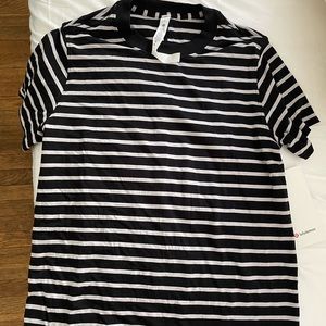 Lululemon t shirt